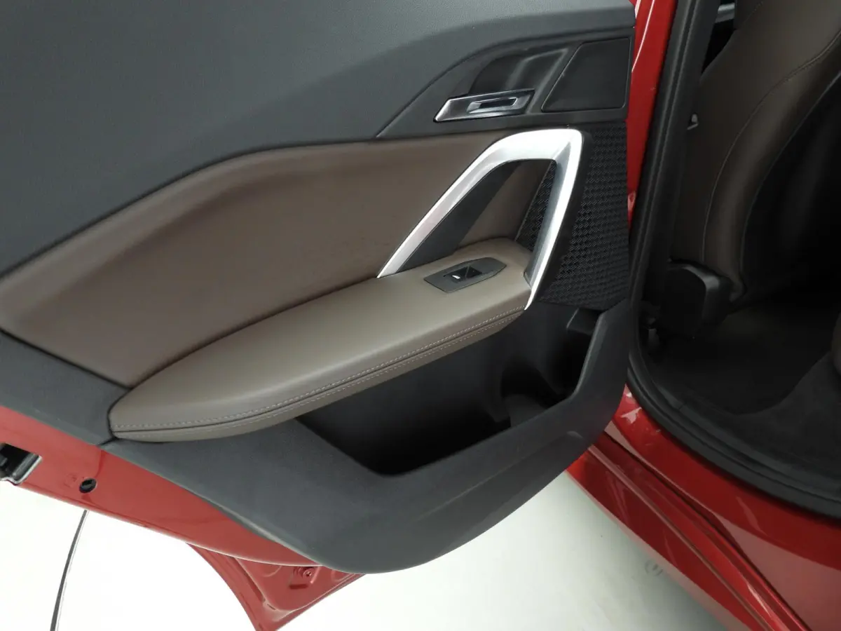 xDrive30 | M-Sportpakket | LED | Leder | Navigatie | Sportstoelen | Stoelverwarming | Shadow line | DAB | Alu 19 inch