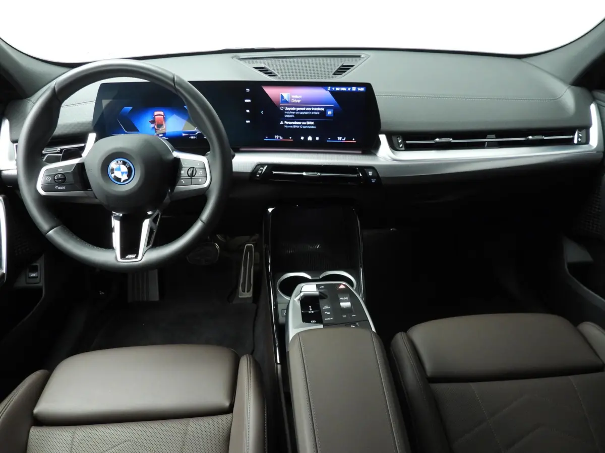 xDrive30 | M-Sportpakket | LED | Leder | Navigatie | Sportstoelen | Stoelverwarming | Shadow line | DAB | Alu 19 inch