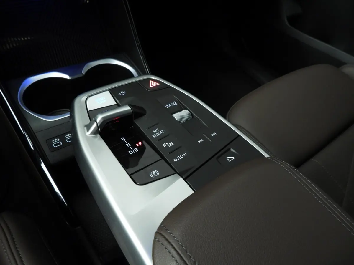xDrive30 | M-Sportpakket | LED | Leder | Navigatie | Sportstoelen | Stoelverwarming | Shadow line | DAB | Alu 19 inch