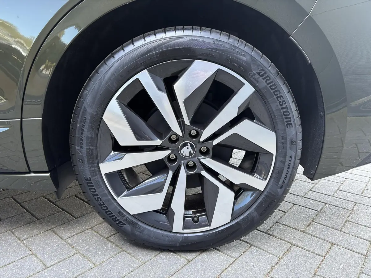 85 Sportline 286 PK | DIRECT LEVERBAAR | Automaat | Matrix LED Koplampen | Navigatie | Achteruitrijcamera | Climate Control | Adaptive Cruise Control | Parkeersensoren | Elektrische achterkl