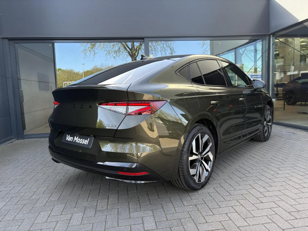 85 Sportline 286 PK | DIRECT LEVERBAAR | Automaat | Matrix LED Koplampen | Navigatie | Achteruitrijcamera | Climate Control | Adaptive Cruise Control | Parkeersensoren | Elektrische achterkl