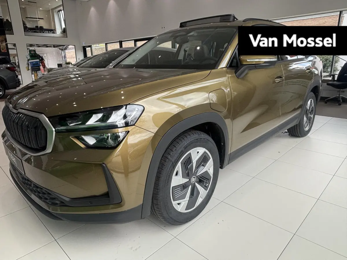 1.5 TSI PHEV Business Edition 204 PK | Automaat | LED Koplampen | Panoramadak | Navigatie | Trekhaak | Achteruitrijcamera | Climate Control | Adaptive Cruise Control | Keyless-Entry | Apple 