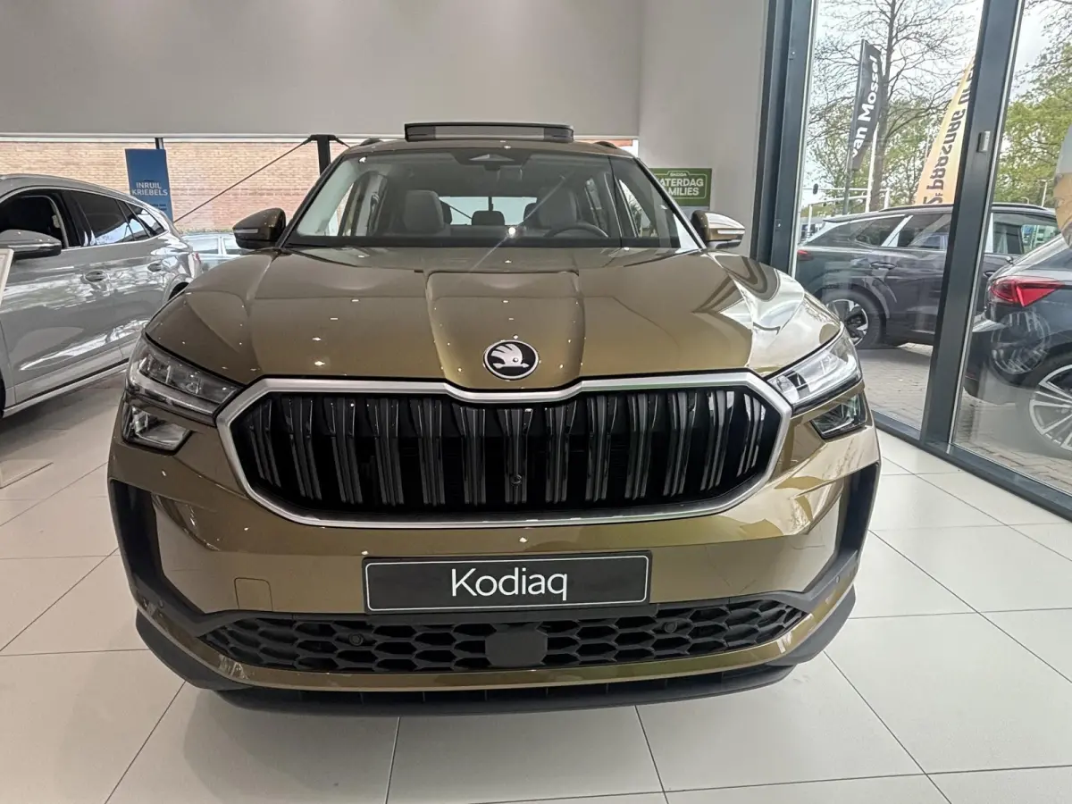 1.5 TSI PHEV Business Edition 204 PK | Automaat | LED Koplampen | Panoramadak | Navigatie | Trekhaak | Achteruitrijcamera | Climate Control | Adaptive Cruise Control | Keyless-Entry | Apple 