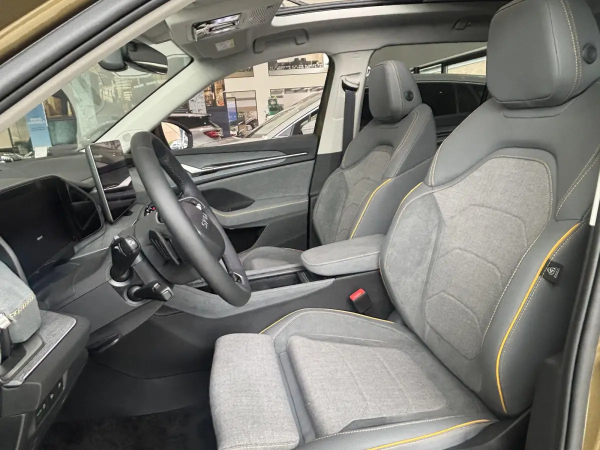 1.5 TSI PHEV Business Edition 204 PK | Automaat | LED Koplampen | Panoramadak | Navigatie | Trekhaak | Achteruitrijcamera | Climate Control | Adaptive Cruise Control | Keyless-Entry | Apple 