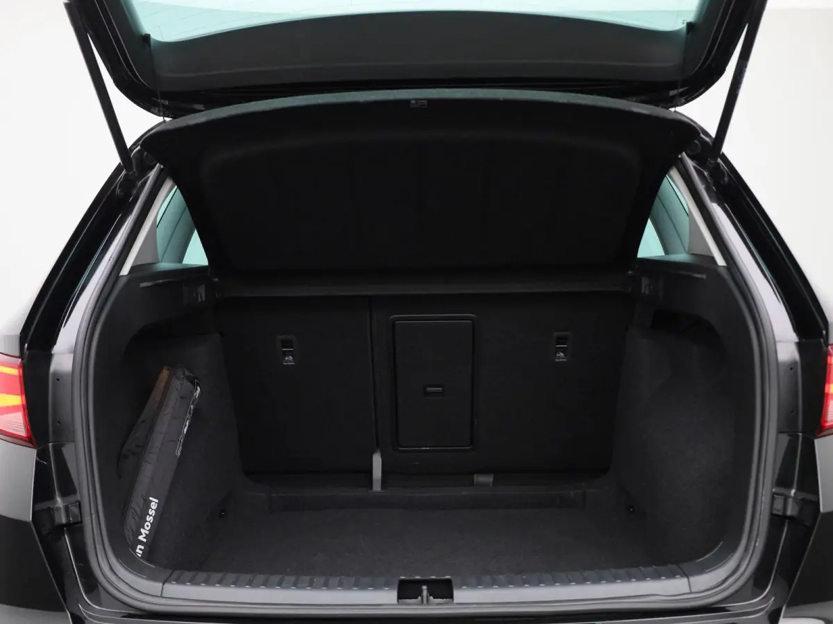 1.0 TSI Style Business Intense | Cruise control | Navi | Achteruitrijcamera | Parkeersensoren | Hill hold