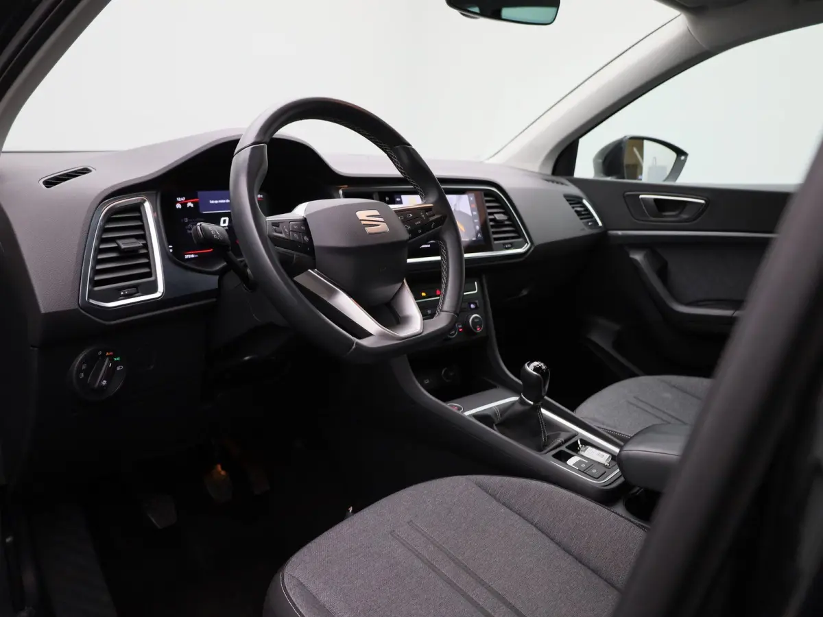 1.0 TSI Style Business Intense | Cruise control | Navi | Achteruitrijcamera | Parkeersensoren | Hill hold