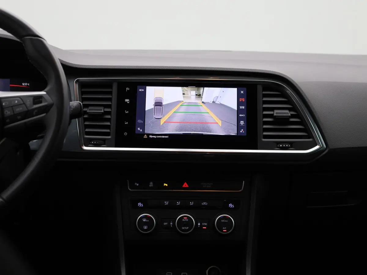 1.0 TSI Style Business Intense | Cruise control | Navi | Achteruitrijcamera | Parkeersensoren | Hill hold