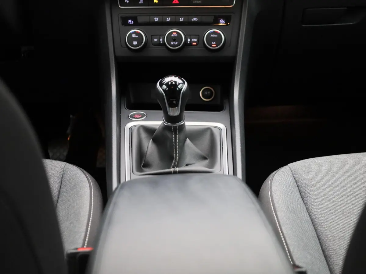 1.0 TSI Style Business Intense | Cruise control | Navi | Achteruitrijcamera | Parkeersensoren | Hill hold