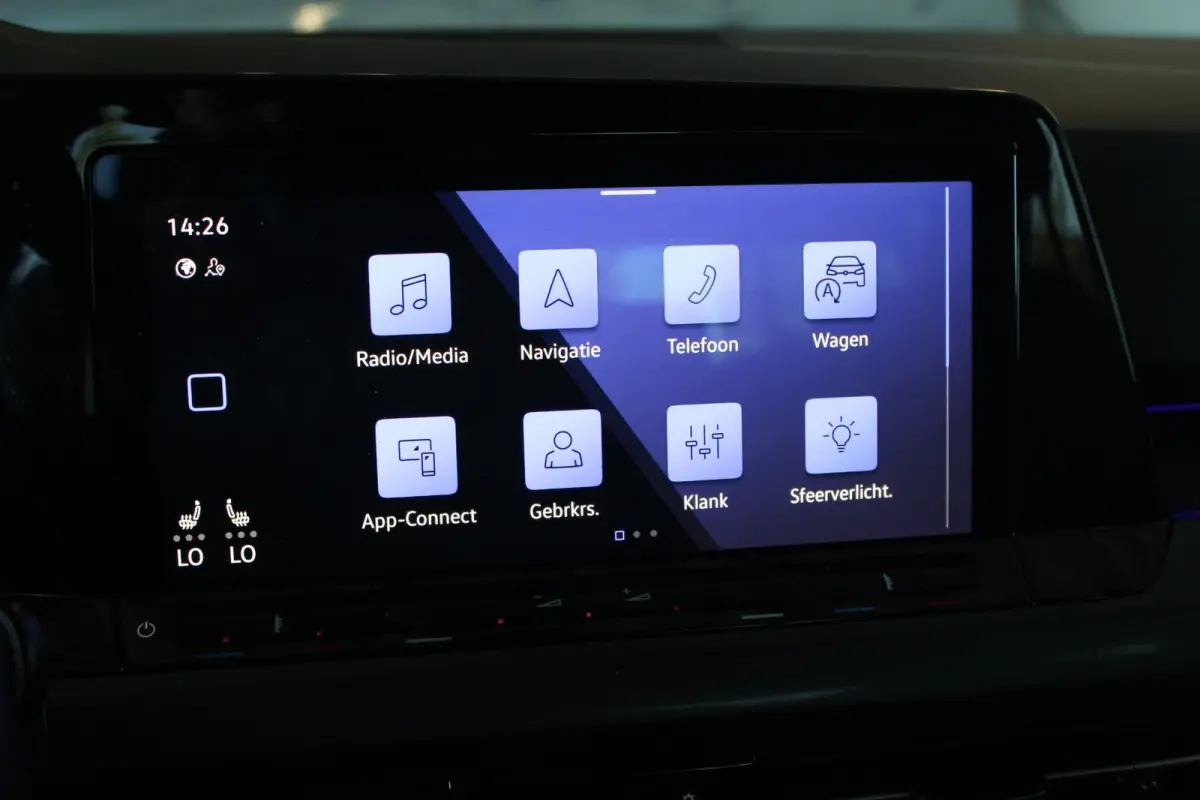 1.5 eTSI Style Head-Up | Alcantara | DCC | Stoelverw. | IQ Light | Harman/Kardon | Camera | 18" LMV | PDC V+A