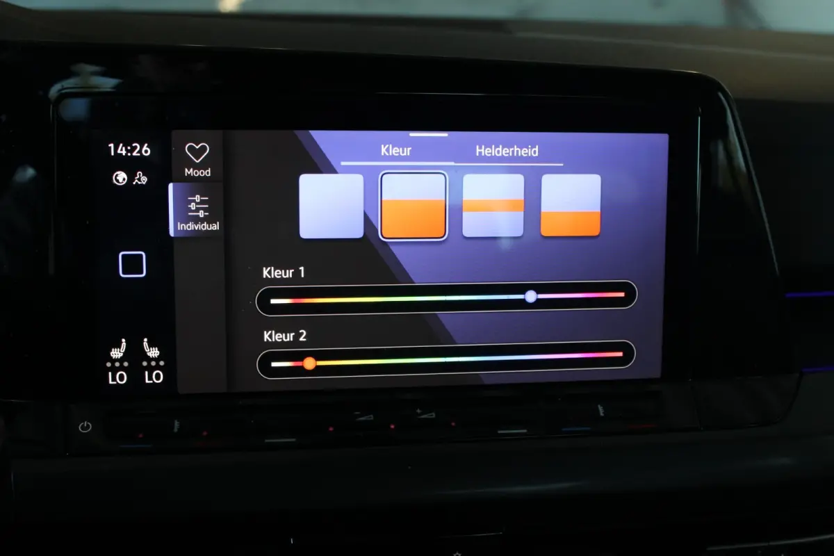 1.5 eTSI Style Head-Up | Alcantara | DCC | Stoelverw. | IQ Light | Harman/Kardon | Camera | 18" LMV | PDC V+A