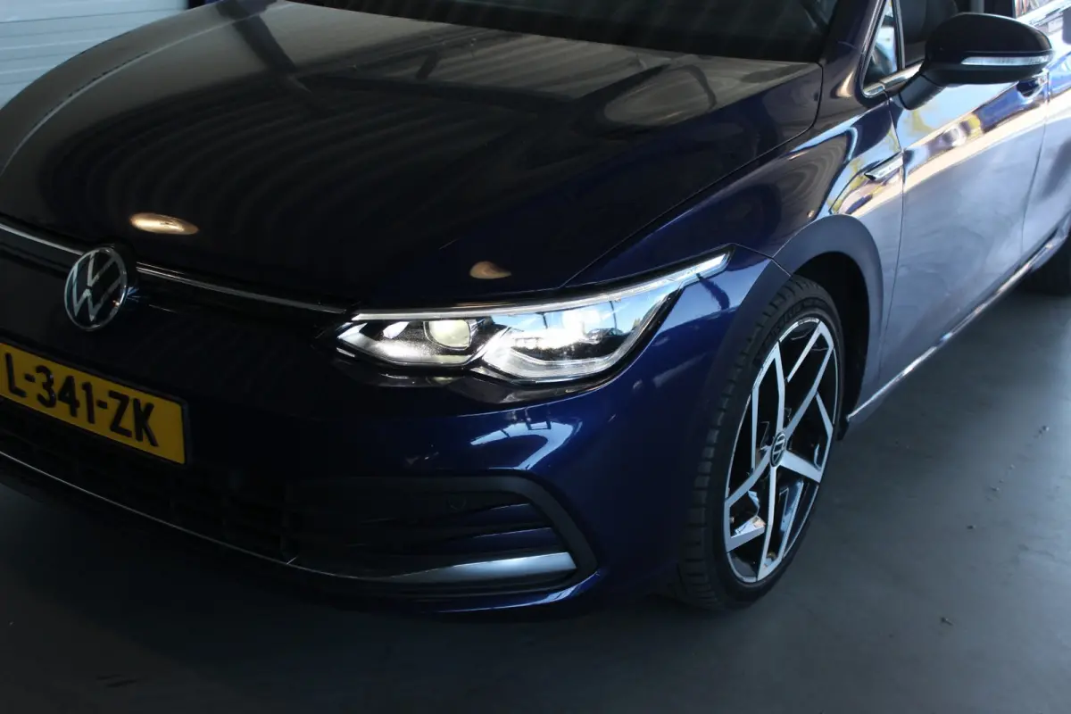 1.5 eTSI Style Head-Up | Alcantara | DCC | Stoelverw. | IQ Light | Harman/Kardon | Camera | 18" LMV | PDC V+A