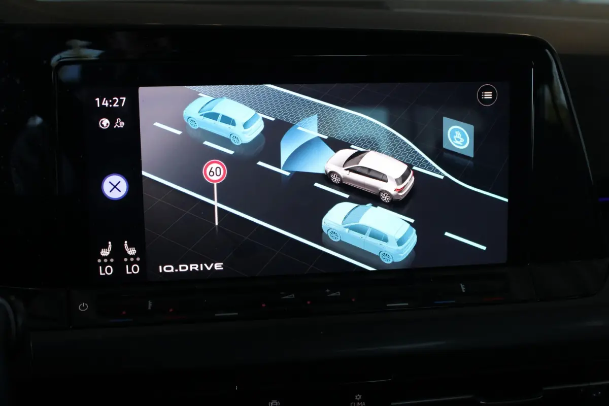 1.5 eTSI Style Head-Up | Alcantara | DCC | Stoelverw. | IQ Light | Harman/Kardon | Camera | 18" LMV | PDC V+A