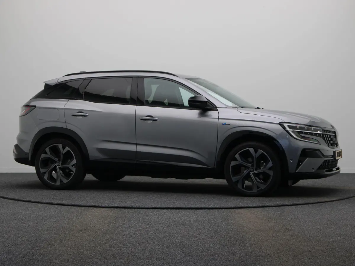 E-Tech full hybrid 200pk Iconic esprit Alpine | Elek. Achterklep | Stoel en Stuurverwarming | Elek. Voorstoelen met geheugen | Adaptive Cruise control |