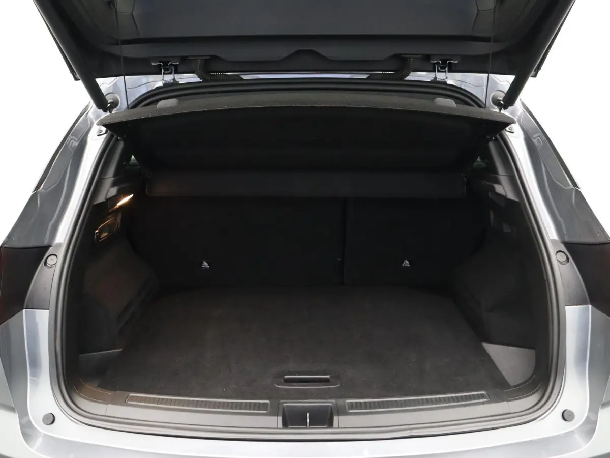 E-Tech full hybrid 200pk Iconic esprit Alpine | Elek. Achterklep | Stoel en Stuurverwarming | Elek. Voorstoelen met geheugen | Adaptive Cruise control |