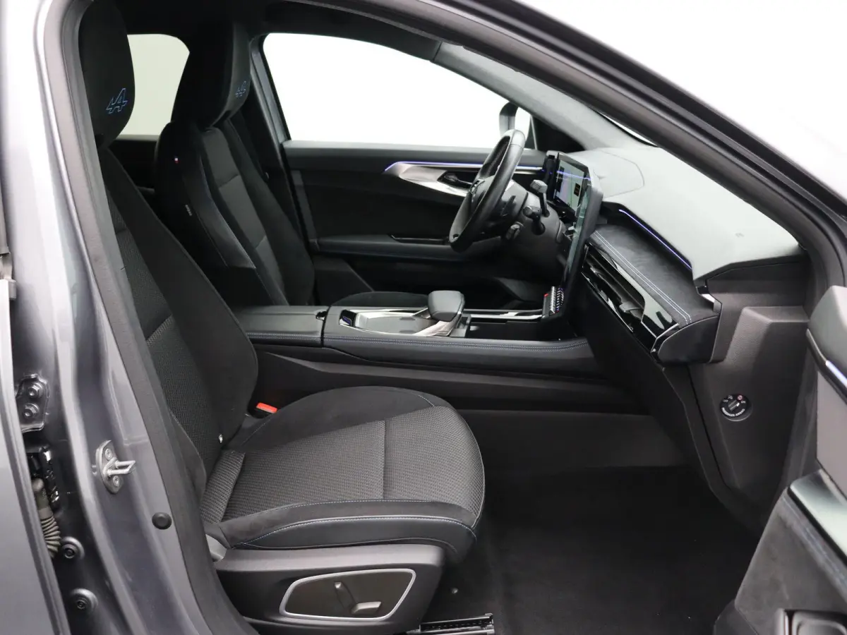 E-Tech full hybrid 200pk Iconic esprit Alpine | Elek. Achterklep | Stoel en Stuurverwarming | Elek. Voorstoelen met geheugen | Adaptive Cruise control |