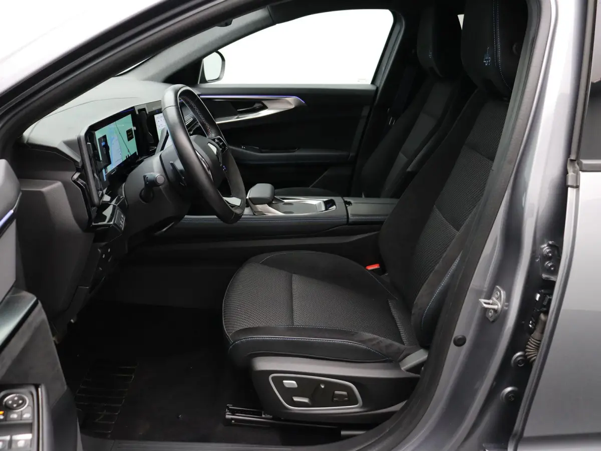 E-Tech full hybrid 200pk Iconic esprit Alpine | Elek. Achterklep | Stoel en Stuurverwarming | Elek. Voorstoelen met geheugen | Adaptive Cruise control |