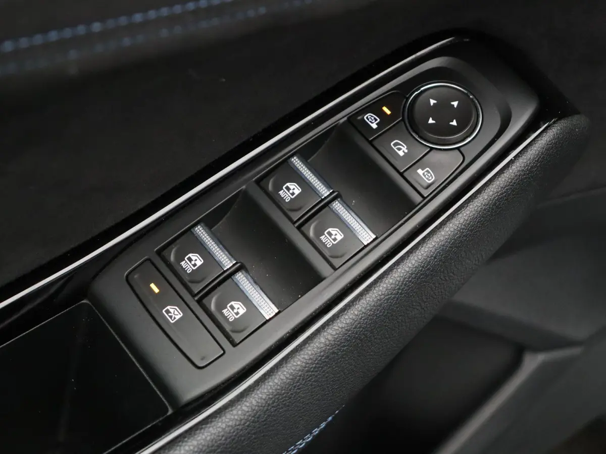 E-Tech full hybrid 200pk Iconic esprit Alpine | Elek. Achterklep | Stoel en Stuurverwarming | Elek. Voorstoelen met geheugen | Adaptive Cruise control |