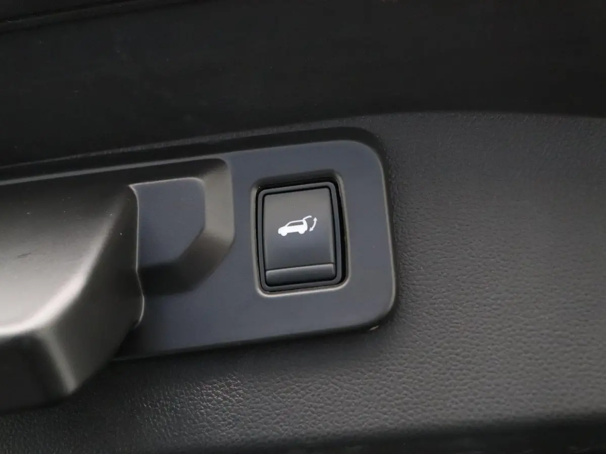 E-Tech full hybrid 200pk Iconic esprit Alpine | Elek. Achterklep | Stoel en Stuurverwarming | Elek. Voorstoelen met geheugen | Adaptive Cruise control |