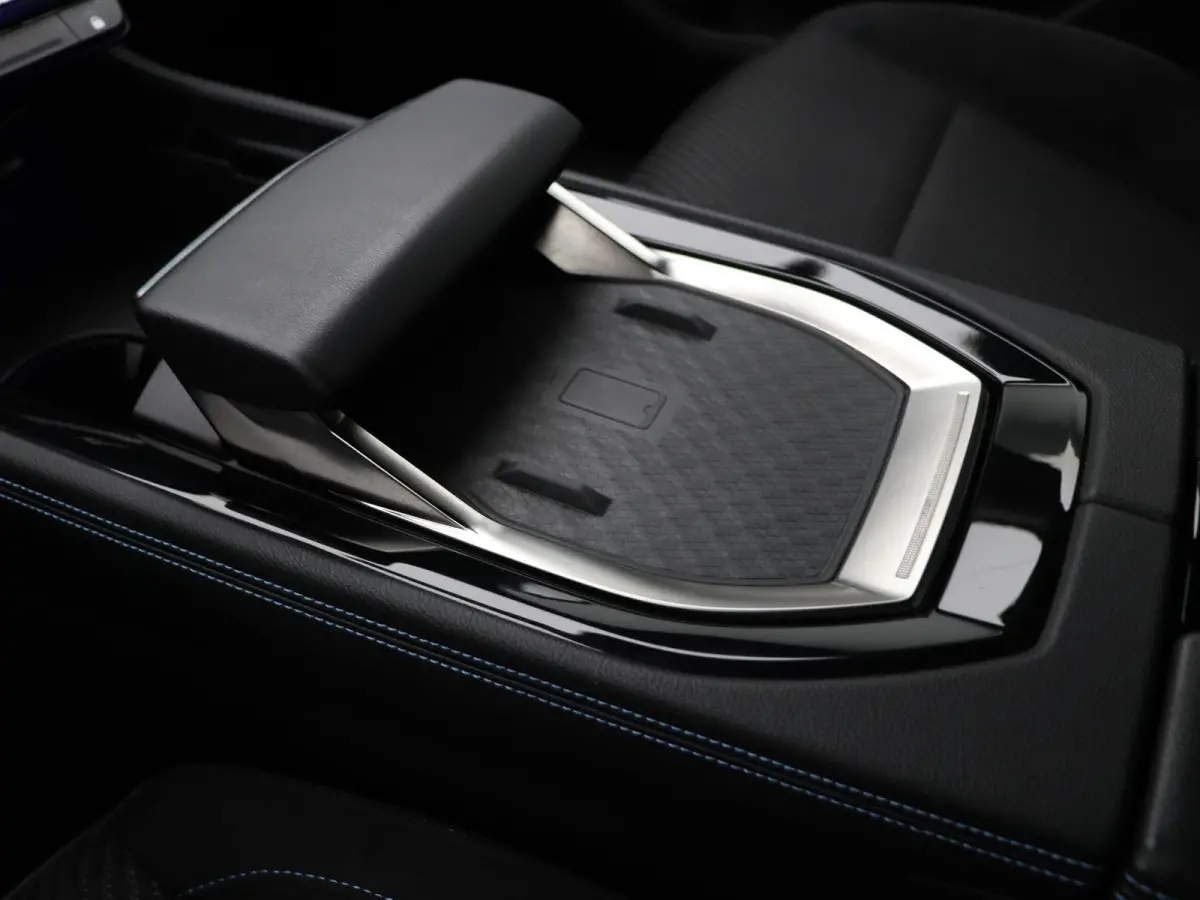 E-Tech full hybrid 200pk Iconic esprit Alpine | Elek. Achterklep | Stoel en Stuurverwarming | Elek. Voorstoelen met geheugen | Adaptive Cruise control |