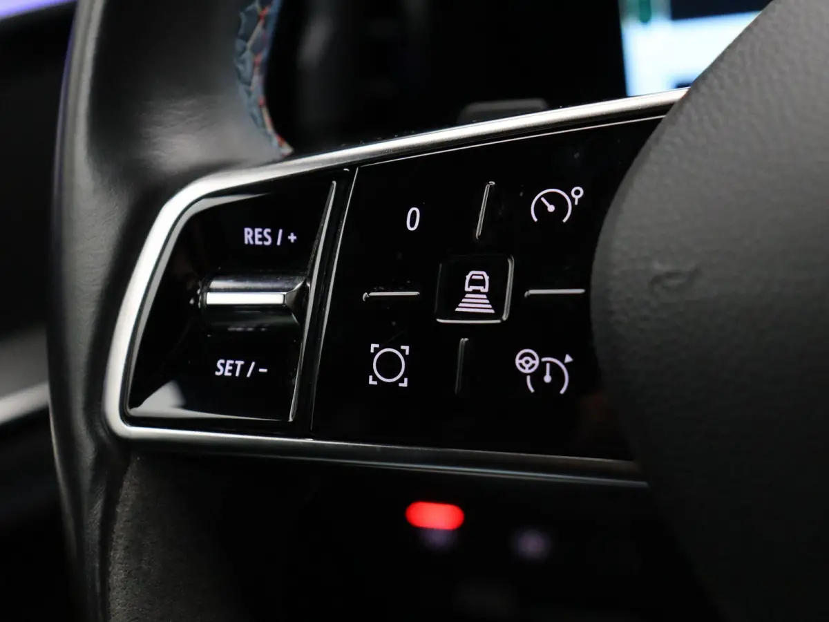 E-Tech full hybrid 200pk Iconic esprit Alpine | Elek. Achterklep | Stoel en Stuurverwarming | Elek. Voorstoelen met geheugen | Adaptive Cruise control |