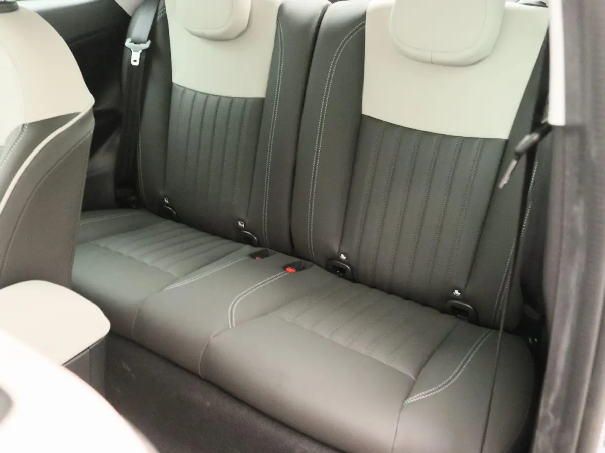1.0 Hybrid La Prima | JBL | 17" Velgen | Camera | Navigatie | Stoelverwarming