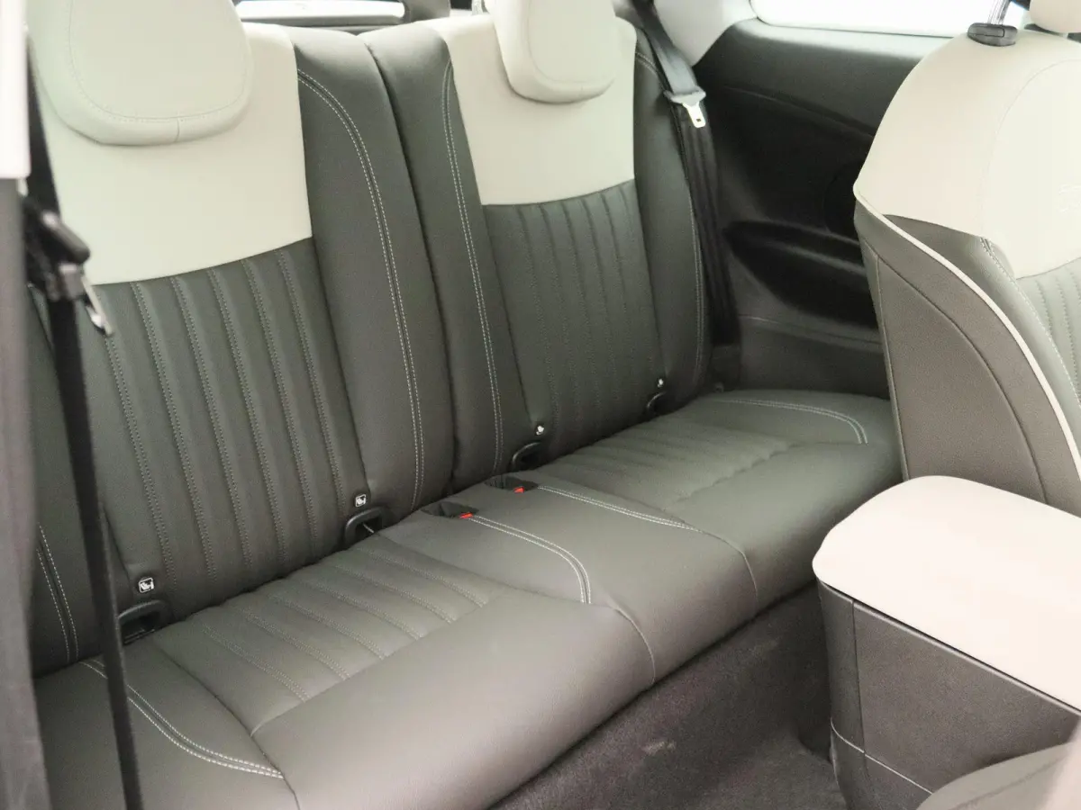 1.0 Hybrid La Prima | JBL | 17" Velgen | Camera | Navigatie | Stoelverwarming