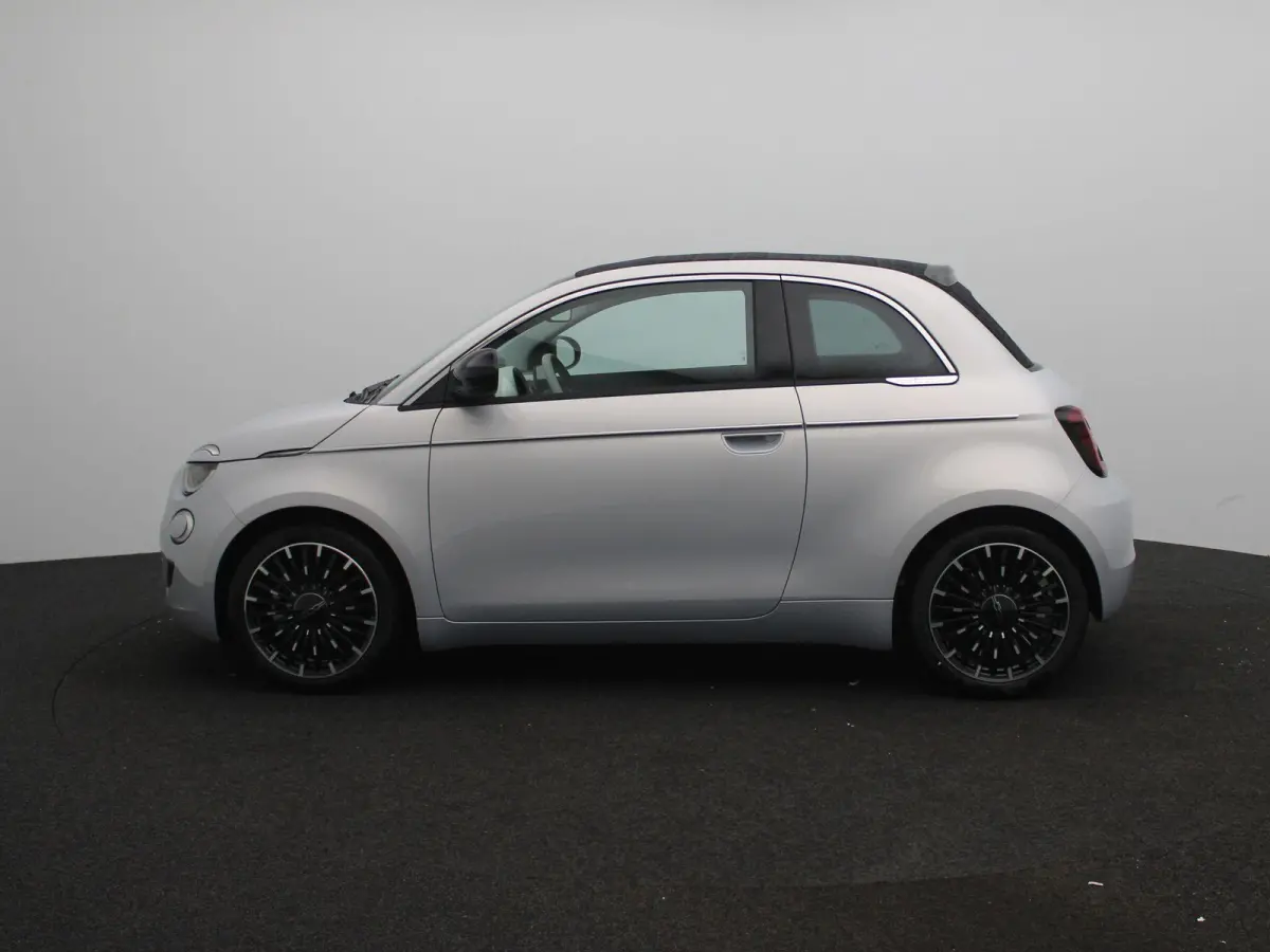 1.0 Hybrid La Prima | JBL | 17" Velgen | Camera | Navigatie | Stoelverwarming