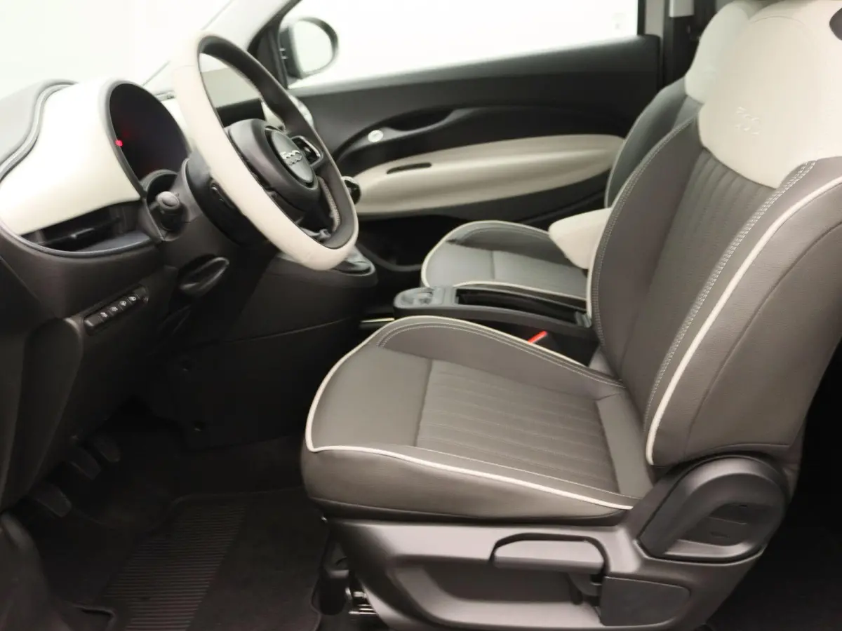 1.0 Hybrid La Prima | JBL | 17" Velgen | Camera | Navigatie | Stoelverwarming