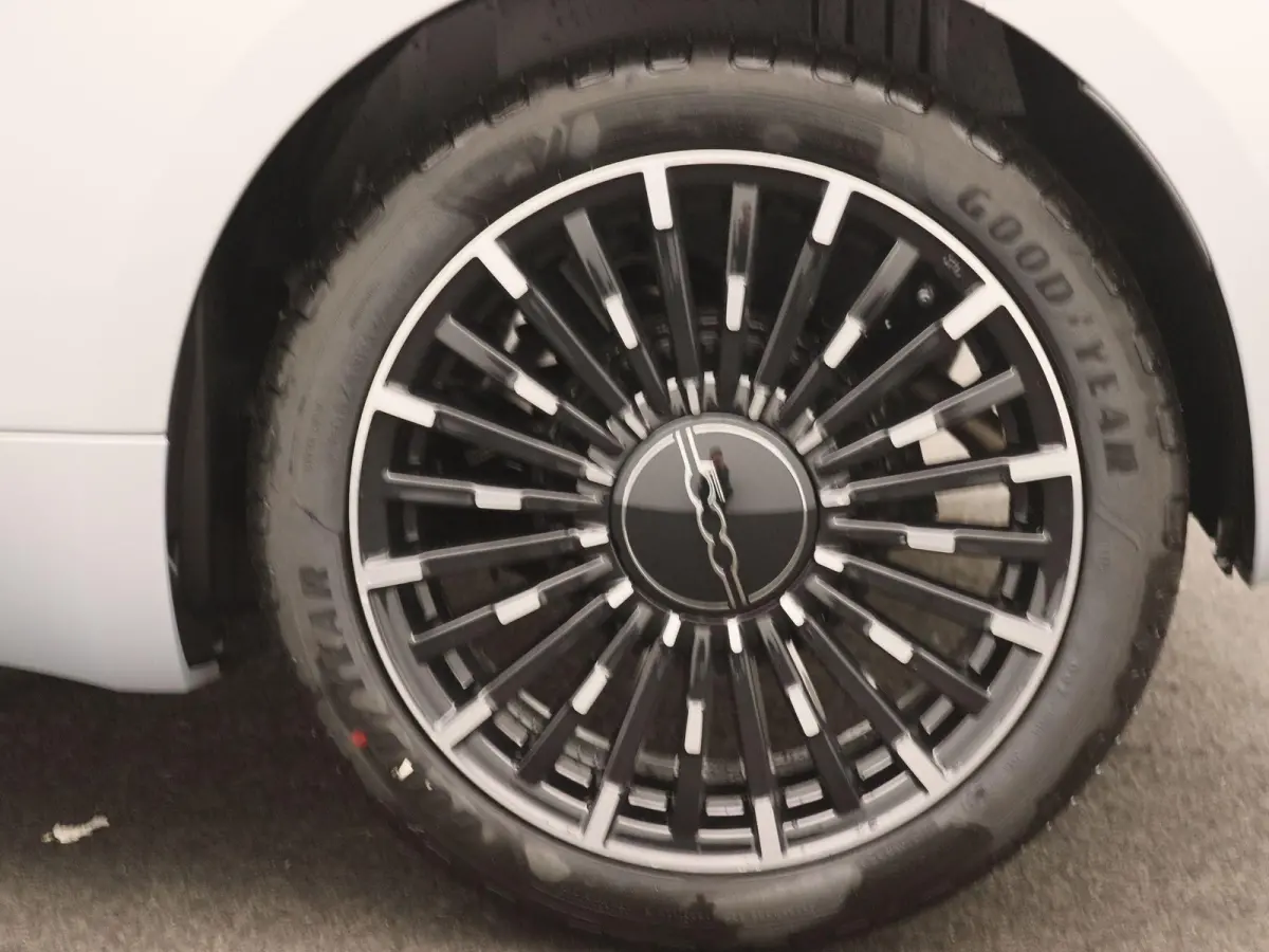 1.0 Hybrid La Prima | JBL | 17" Velgen | Camera | Navigatie | Stoelverwarming