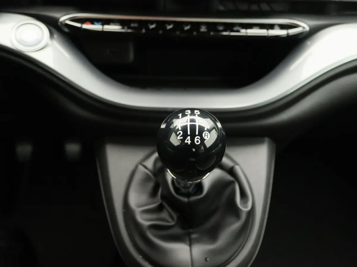 1.0 Hybrid La Prima | JBL | 17" Velgen | Camera | Navigatie | Stoelverwarming
