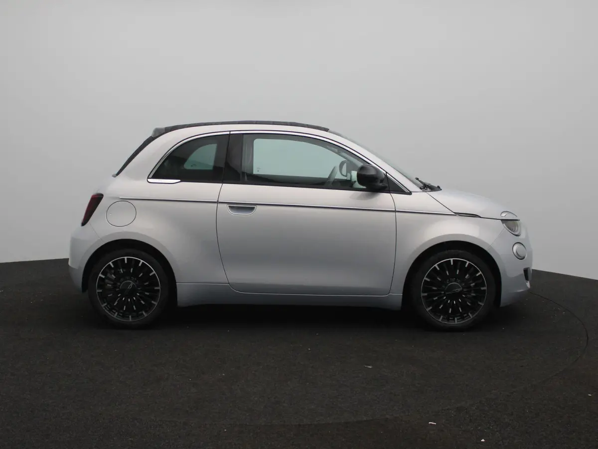 1.0 Hybrid La Prima | JBL | 17" Velgen | Camera | Navigatie | Stoelverwarming
