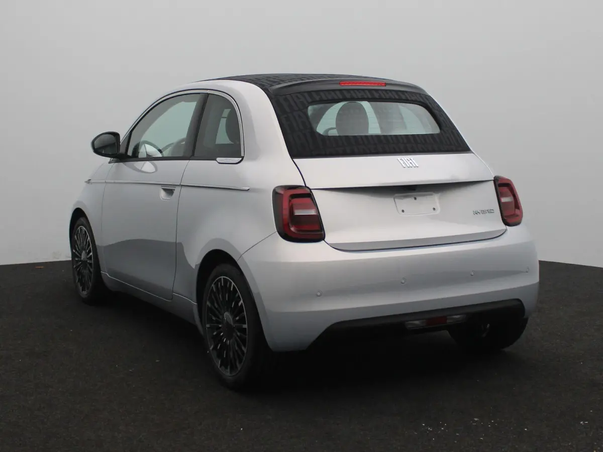1.0 Hybrid La Prima | JBL | 17" Velgen | Camera | Navigatie | Stoelverwarming