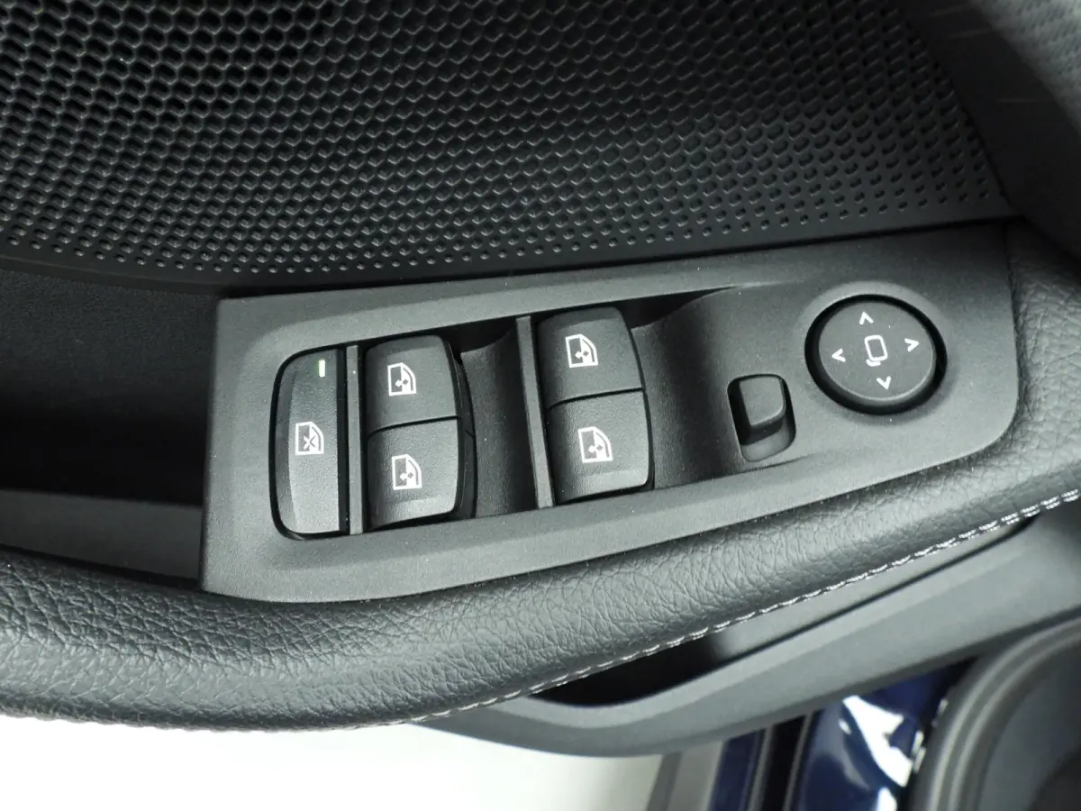 5-Deurs 118i | Handbak !! | M-Sportpakket | LED | Leder | Navigatie | M-Zetels | Stoelverwarming | DAB | Hifi speakers | Alu 19 inch