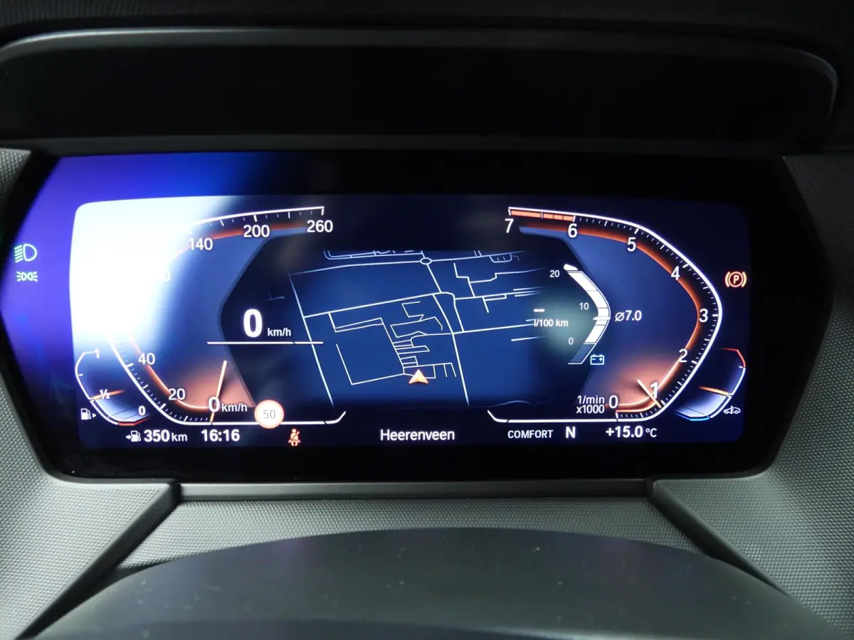 5-Deurs 118i | Handbak !! | M-Sportpakket | LED | Leder | Navigatie | M-Zetels | Stoelverwarming | DAB | Hifi speakers | Alu 19 inch