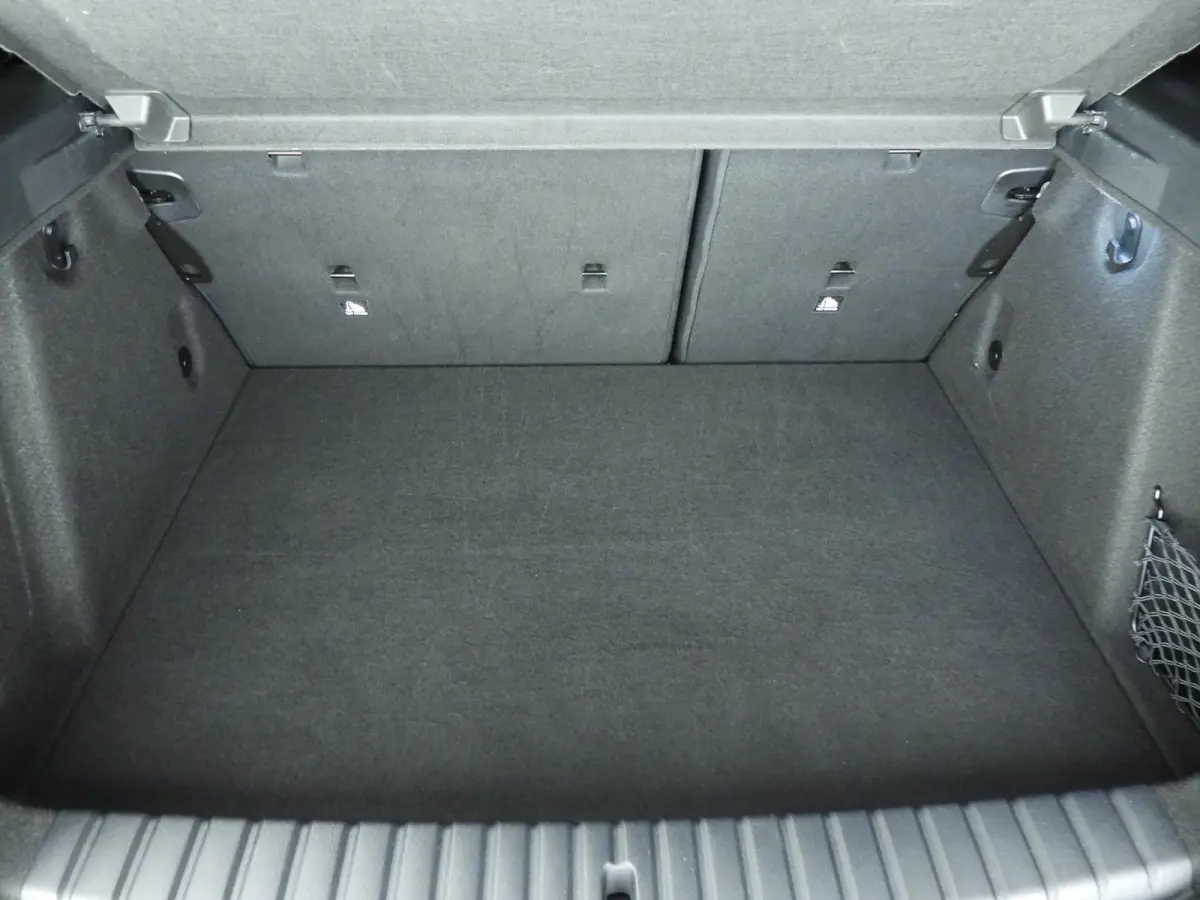 5-Deurs 118i | Handbak !! | M-Sportpakket | LED | Leder | Navigatie | M-Zetels | Stoelverwarming | DAB | Hifi speakers | Alu 19 inch
