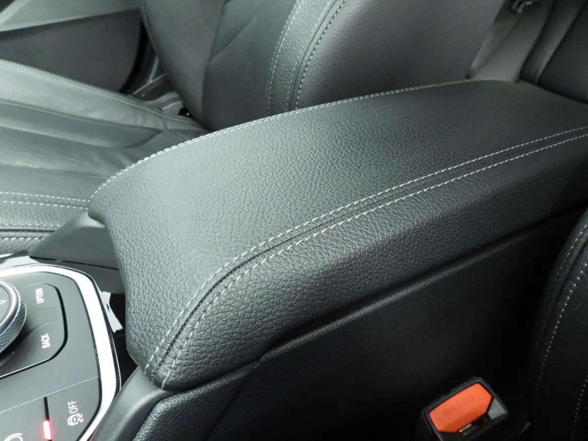 5-Deurs 118i | Handbak !! | M-Sportpakket | LED | Leder | Navigatie | M-Zetels | Stoelverwarming | DAB | Hifi speakers | Alu 19 inch