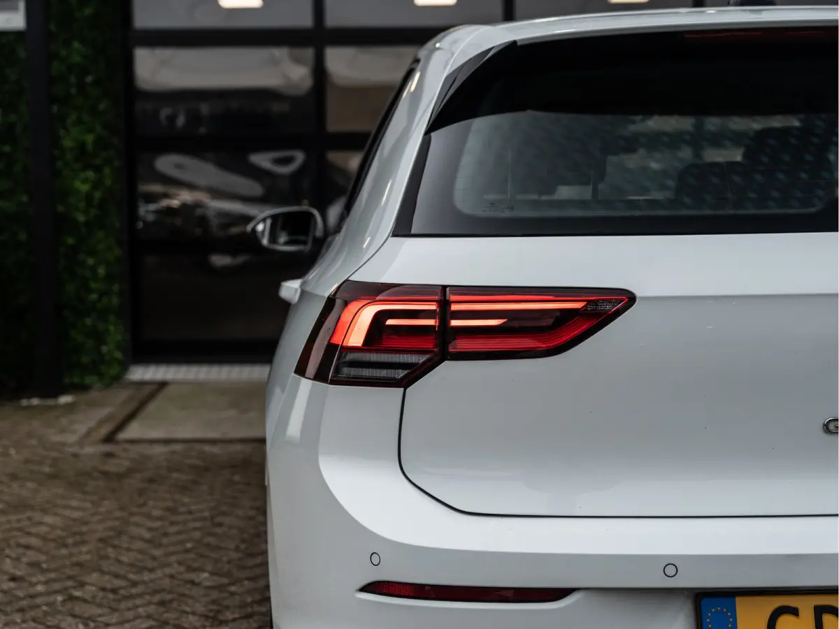 1.0 eTSI DSG Active | Clima | Ambient |