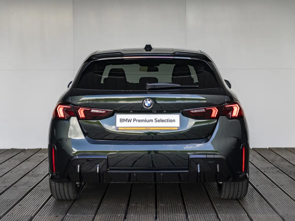 120 | M Sportpakket Pro | Premium Pack | Harman-Kardon | Stuurwielrand verwarmd | Comfort Access | Achteruitrijcamera | 20''