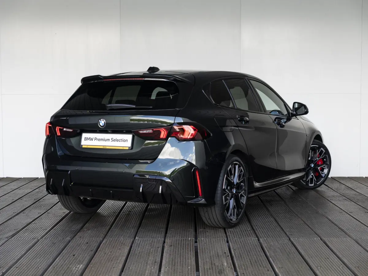 120 | M Sportpakket Pro | Premium Pack | Harman-Kardon | Stuurwielrand verwarmd | Comfort Access | Achteruitrijcamera | 20''