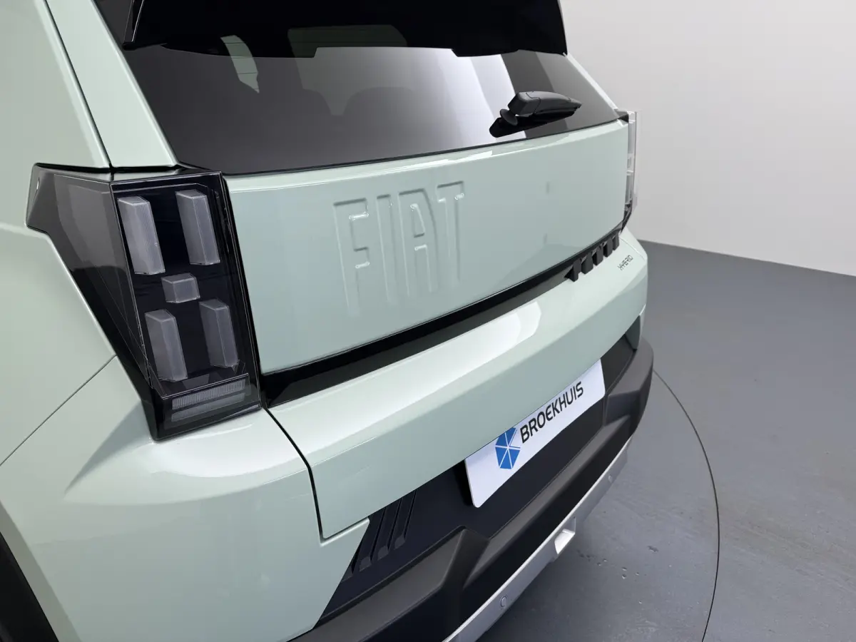1.2 Hybrid ICON | Achteruitrijcamera | Apple Carplay/Android Auto|telefoonintegratie premium | Extra getint glas