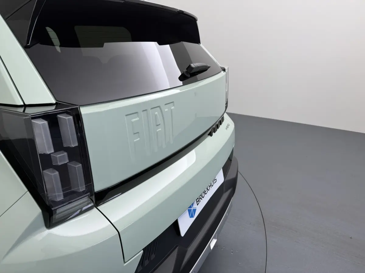 1.2 Hybrid ICON | Achteruitrijcamera | Apple Carplay/Android Auto|telefoonintegratie premium | Extra getint glas