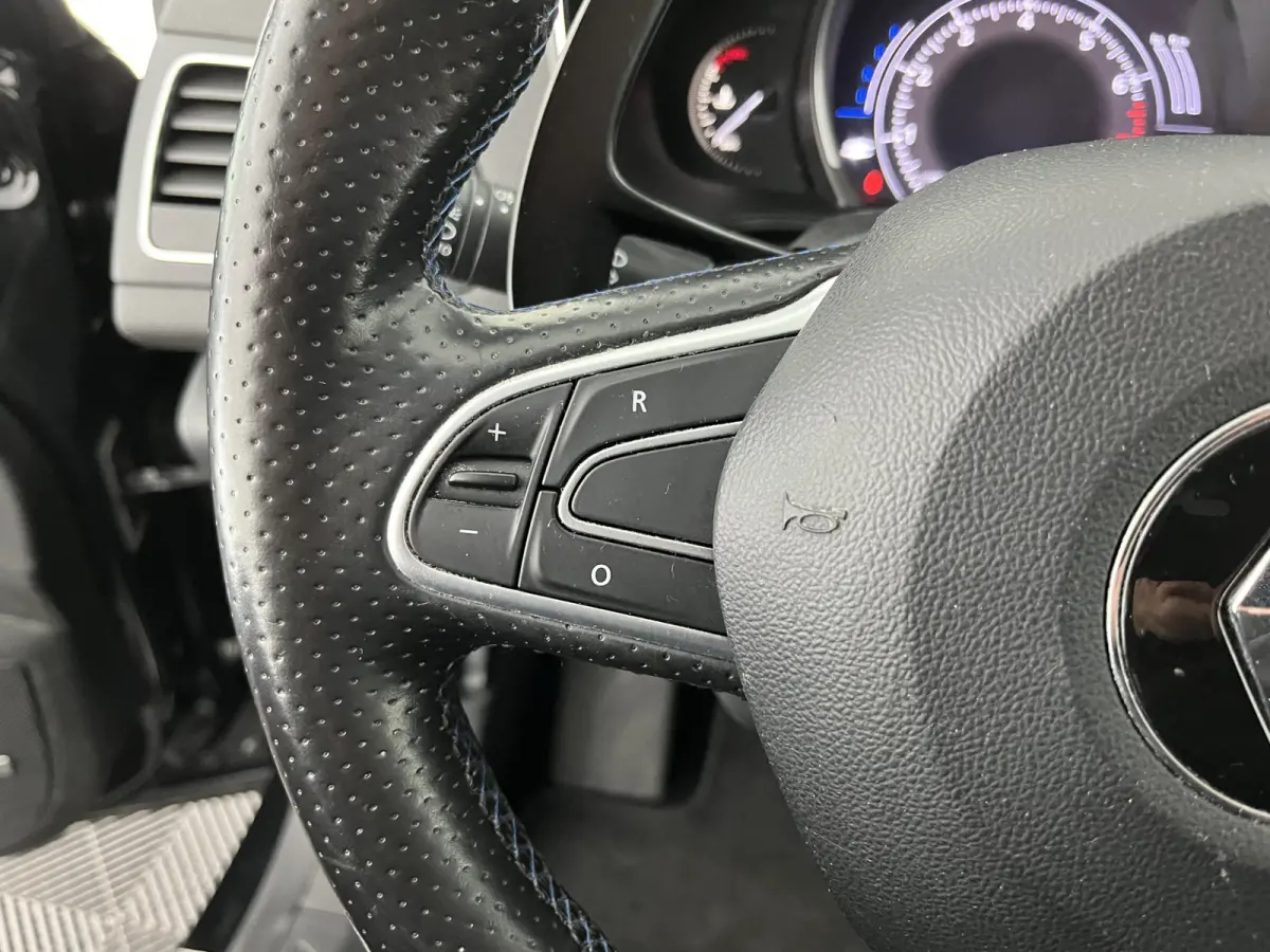 1.6 TCe GT Aut. *FULL-LED | NAVI-FULLMAP | BOSE-SOUND | DIGI-COCKPIT | SPORT-SEATS | SHIFT-PADDLES | DAB+ | KEYLESS | PRIVACY-GLASS | ECC | PDC | CRUISE | 18''ALU*