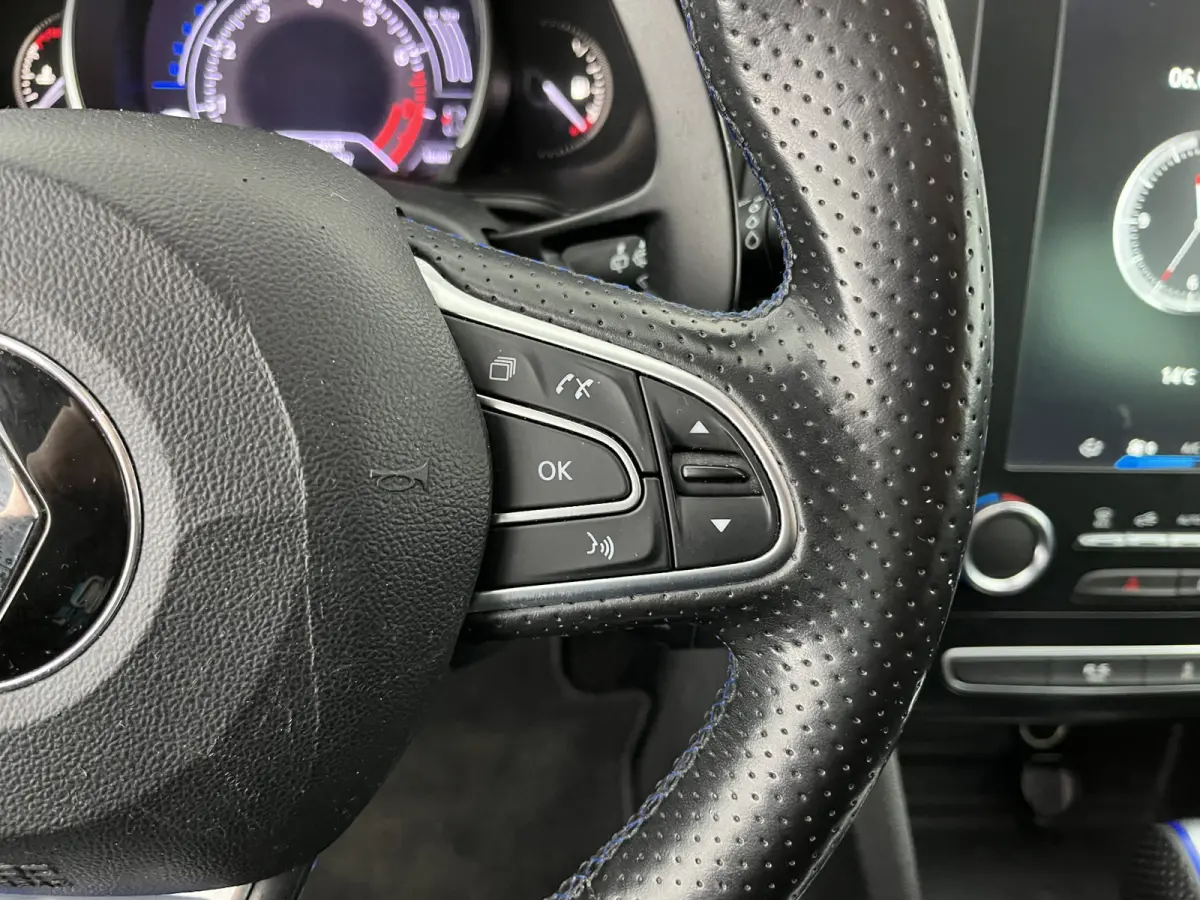 1.6 TCe GT Aut. *FULL-LED | NAVI-FULLMAP | BOSE-SOUND | DIGI-COCKPIT | SPORT-SEATS | SHIFT-PADDLES | DAB+ | KEYLESS | PRIVACY-GLASS | ECC | PDC | CRUISE | 18''ALU*