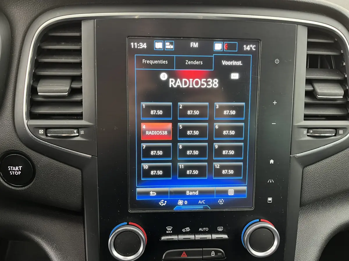 1.6 TCe GT Aut. *FULL-LED | NAVI-FULLMAP | BOSE-SOUND | DIGI-COCKPIT | SPORT-SEATS | SHIFT-PADDLES | DAB+ | KEYLESS | PRIVACY-GLASS | ECC | PDC | CRUISE | 18''ALU*