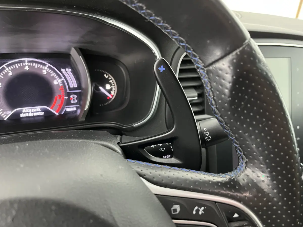 1.6 TCe GT Aut. *FULL-LED | NAVI-FULLMAP | BOSE-SOUND | DIGI-COCKPIT | SPORT-SEATS | SHIFT-PADDLES | DAB+ | KEYLESS | PRIVACY-GLASS | ECC | PDC | CRUISE | 18''ALU*