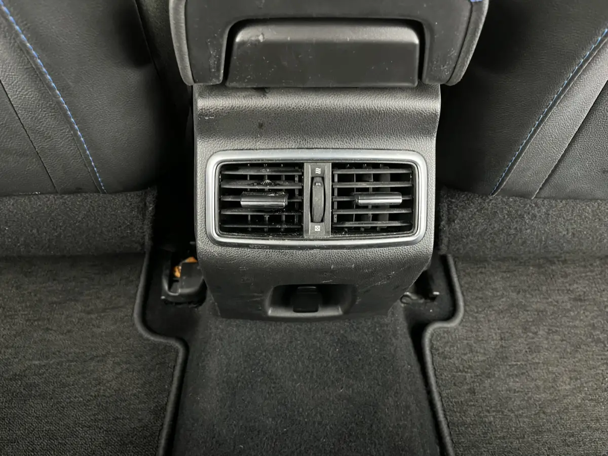 1.6 TCe GT Aut. *FULL-LED | NAVI-FULLMAP | BOSE-SOUND | DIGI-COCKPIT | SPORT-SEATS | SHIFT-PADDLES | DAB+ | KEYLESS | PRIVACY-GLASS | ECC | PDC | CRUISE | 18''ALU*