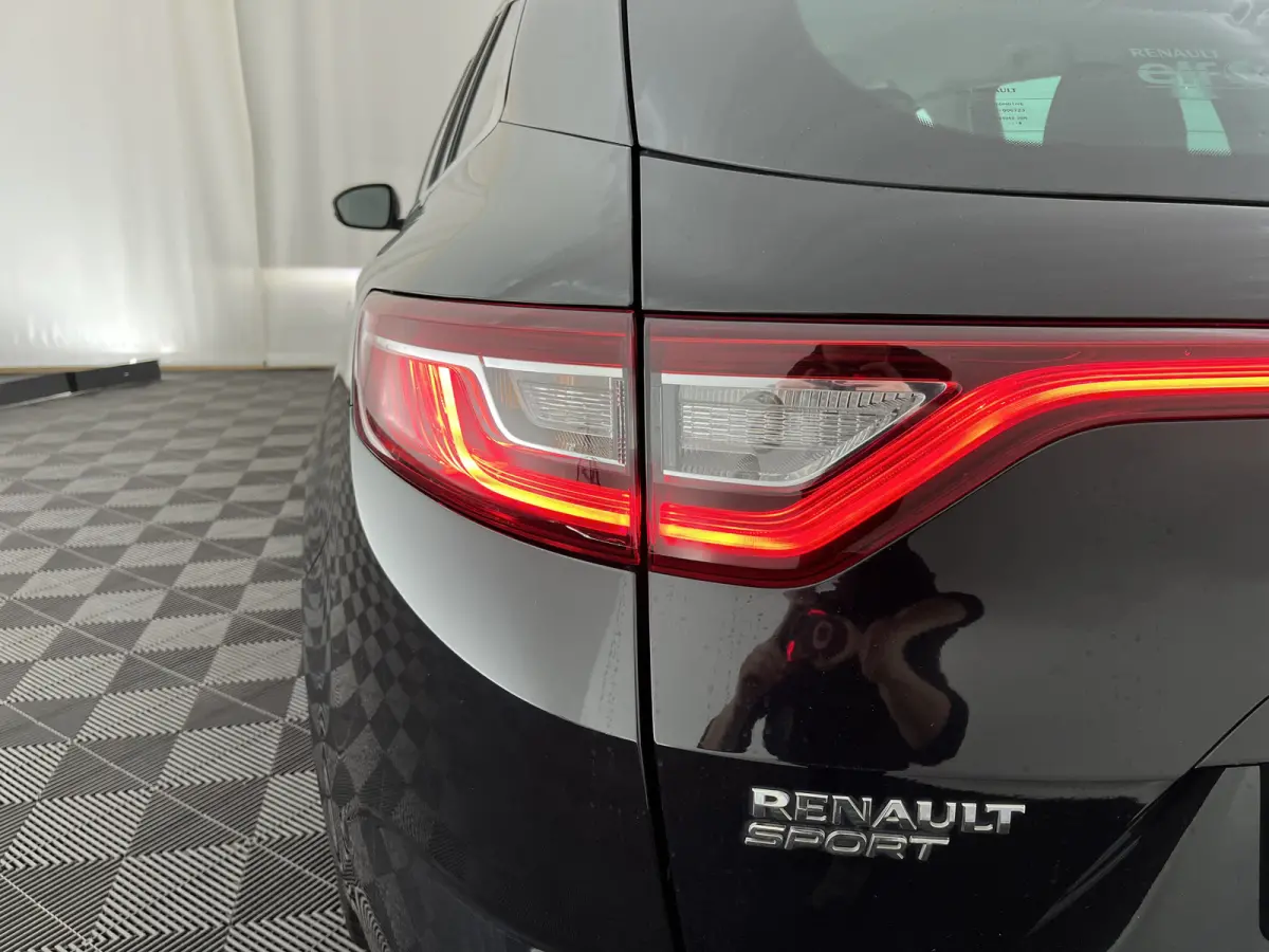 1.6 TCe GT Aut. *FULL-LED | NAVI-FULLMAP | BOSE-SOUND | DIGI-COCKPIT | SPORT-SEATS | SHIFT-PADDLES | DAB+ | KEYLESS | PRIVACY-GLASS | ECC | PDC | CRUISE | 18''ALU*