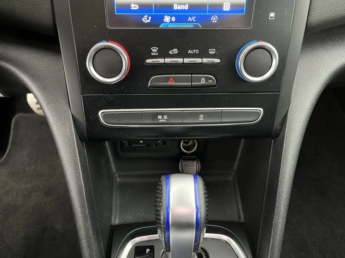 1.6 TCe GT Aut. *FULL-LED | NAVI-FULLMAP | BOSE-SOUND | DIGI-COCKPIT | SPORT-SEATS | SHIFT-PADDLES | DAB+ | KEYLESS | PRIVACY-GLASS | ECC | PDC | CRUISE | 18''ALU*