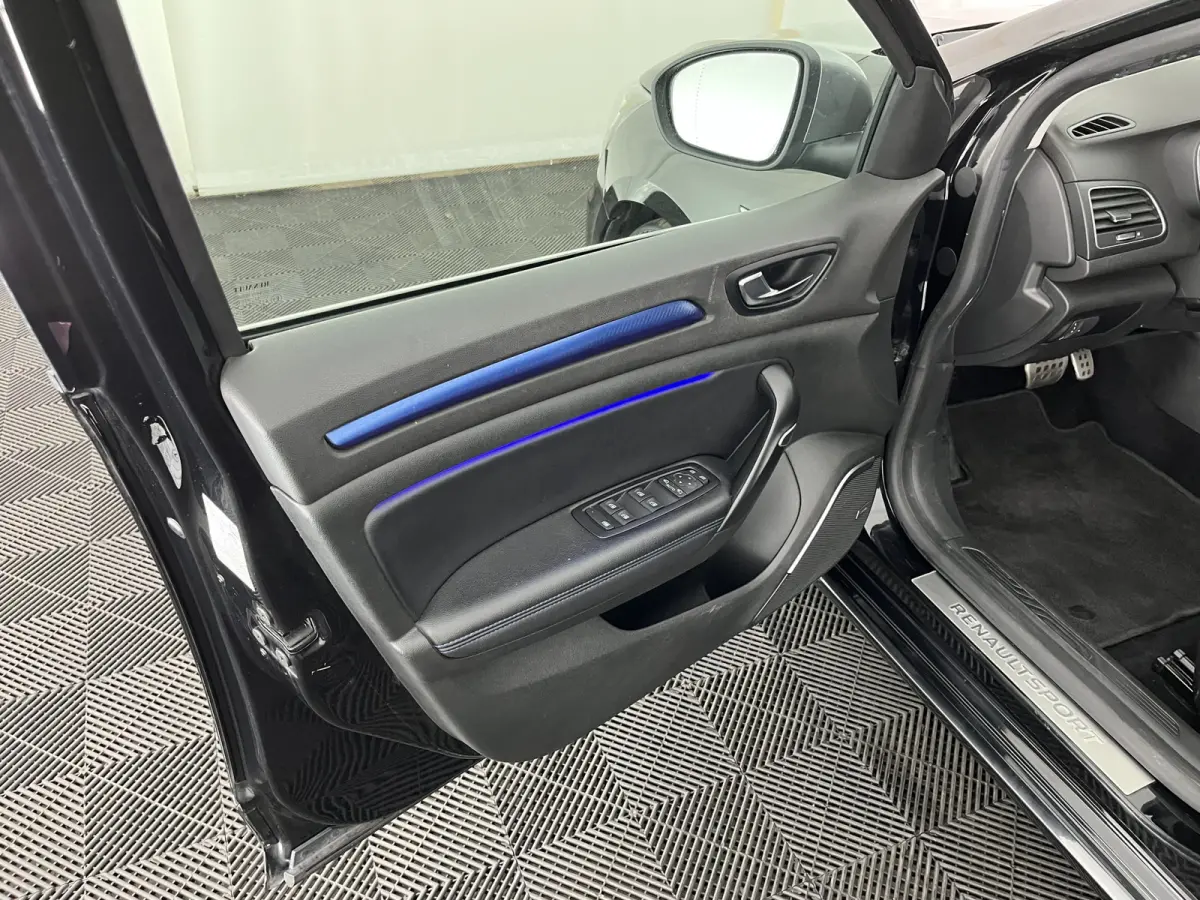 1.6 TCe GT Aut. *FULL-LED | NAVI-FULLMAP | BOSE-SOUND | DIGI-COCKPIT | SPORT-SEATS | SHIFT-PADDLES | DAB+ | KEYLESS | PRIVACY-GLASS | ECC | PDC | CRUISE | 18''ALU*