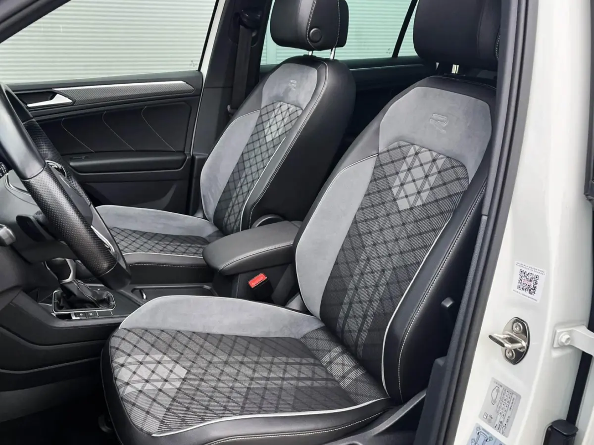 1.5 TSI 150pk DSG R-Line Business+ | Trekhaak | Panoramadak | Camera